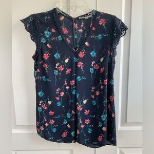 Daniel Rainn Katie Crochet Sleeve Blouse Navy Floral Size Medium